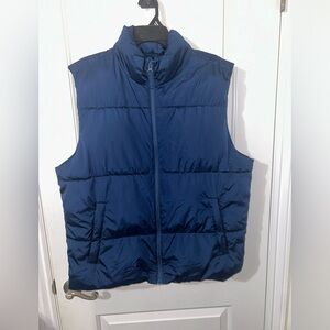 Men’s size large puffer vest